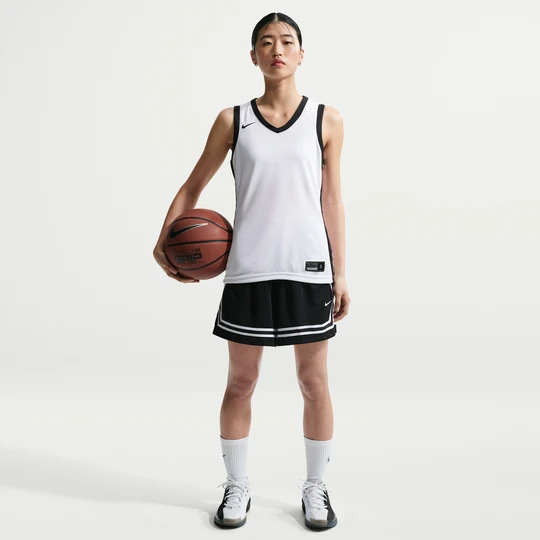 Zdjęcie produktu Damskie spodenki do koszykówki Dri-FIT 12, 5 cm Nike Crossover - Czerń