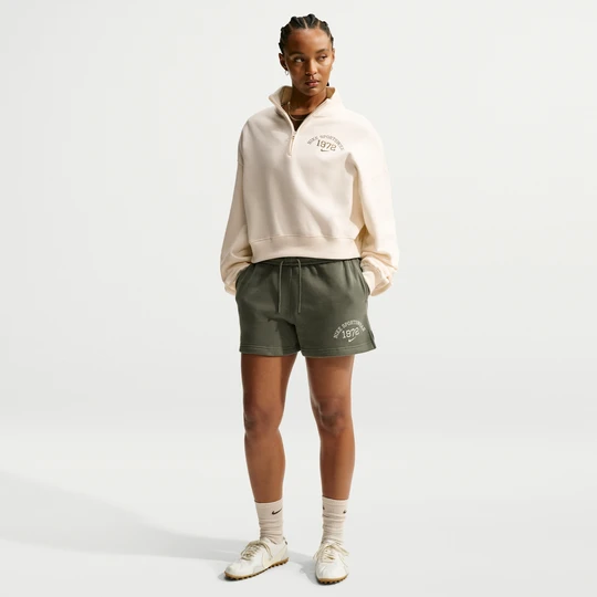 Zdjęcie produktu Damskie spodenki Nike Studio Fleece Medium Weight - Zieleń