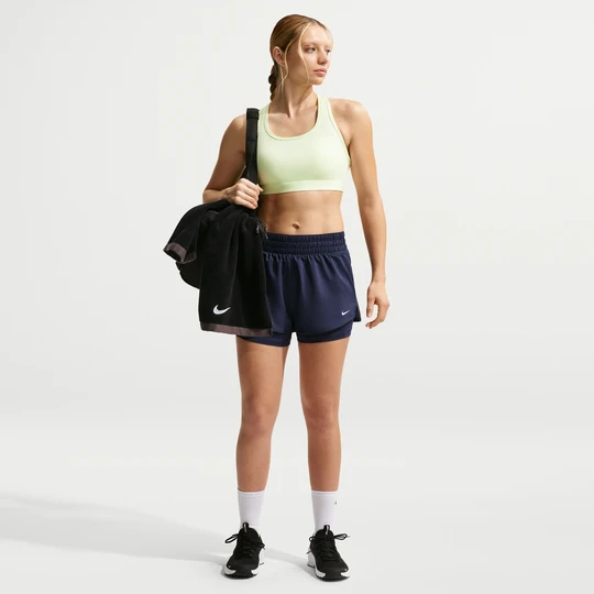 Zdjęcie produktu Damskie spodenki o średnim stanie 2 w 1 Dri-FIT Nike One 7, 5 cm - Niebieski
