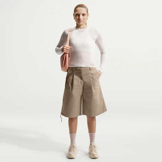 Zdjęcie produktu Damskie spodenki z niskim stanem Nike Airreverent - Brązowy