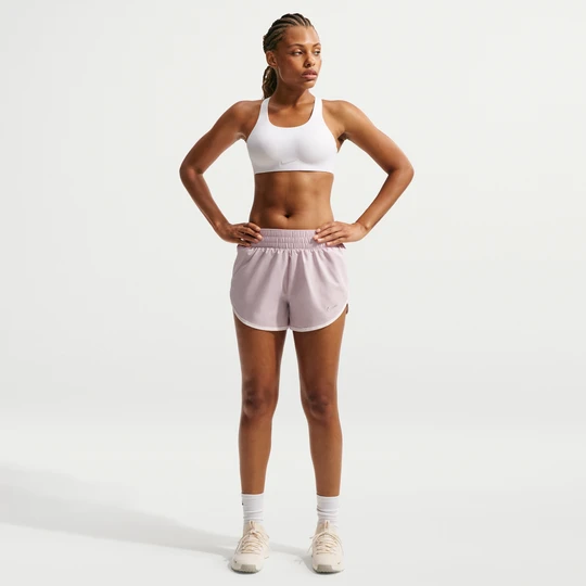 Zdjęcie produktu Damskie spodenki z tkaniny z wszytą bielizną Nike One - Fiolet