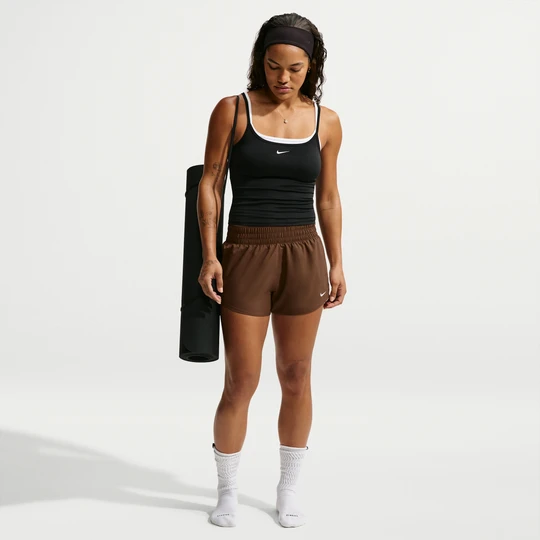 Zdjęcie produktu Damskie spodenki ze średnim stanem i wszytą bielizną Dri-FIT Nike One 7, 5 cm - Brązowy