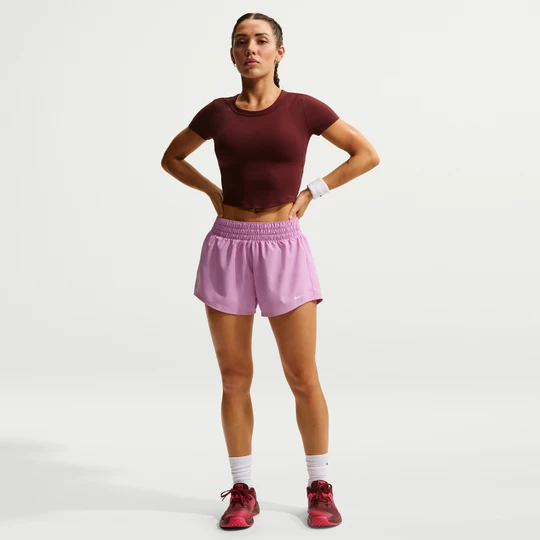 Zdjęcie produktu Damskie spodenki ze średnim stanem i wszytą bielizną Dri-FIT Nike One 7, 5 cm - Fiolet