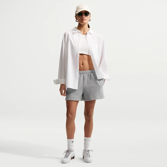 Zdjęcie produktu Damskie spodenki ze średnim stanem Nike Studio Fleece Medium Weight - Szary