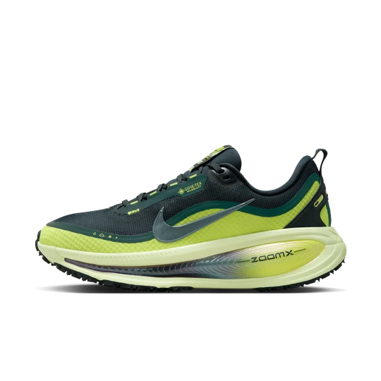 Zdjęcie produktu Damskie wodoszczelne buty do biegania po asfalcie z akcentami o designie odbijającym światło Nike Vomero 18 GORE-TEX - Zieleń