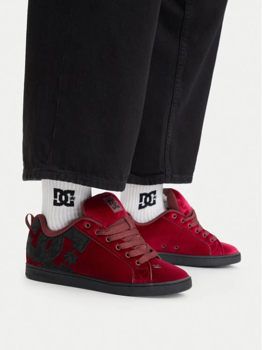 Zdjęcie produktu DC Shoes Sneakersy EO-COURT GRAFFIK LE DC02894601 Bordowy