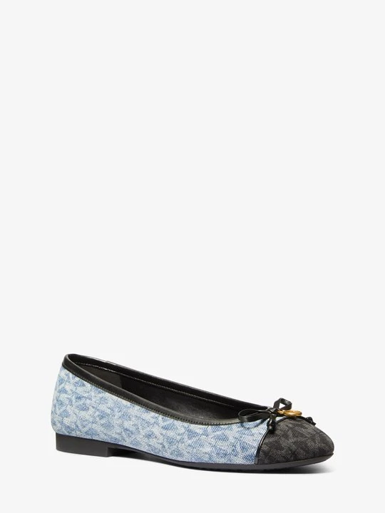 Zdjęcie produktu Denimowe baletki Piper Flex z charakterystycznym logo Michael Kors