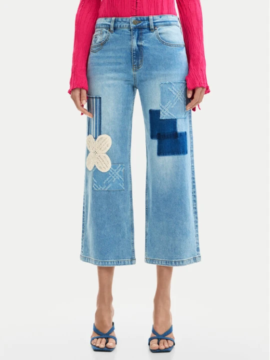 Zdjęcie produktu Desigual Jeansy Patch Crochet 26SWDD24 Kolorowy Straight Fit