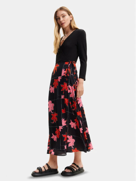 Zdjęcie produktu Desigual Sukienka letnia Memphis 24SWVW37 Czarny Regular Fit
