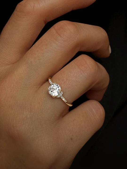 Zdjęcie produktu DIA DIAMONDS Pozłacany pierścionek z diamentami i topazem rozmiar: 58 złoty