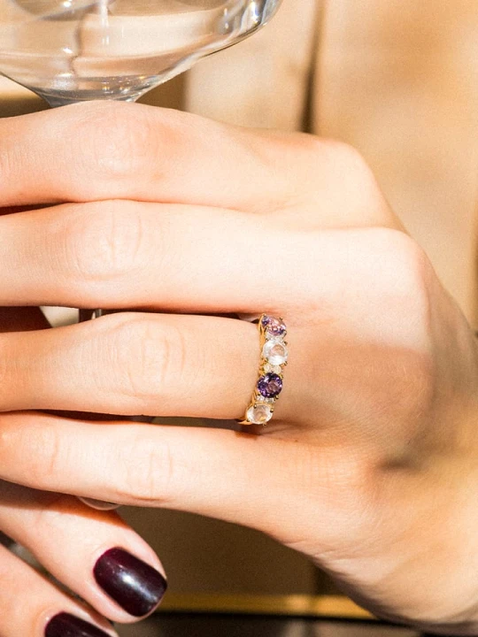 Zdjęcie produktu DIAMOND & CO Złoty pierścionek "Carat Color" z diamentami, kwarcem i ametystem rozmiar: 54