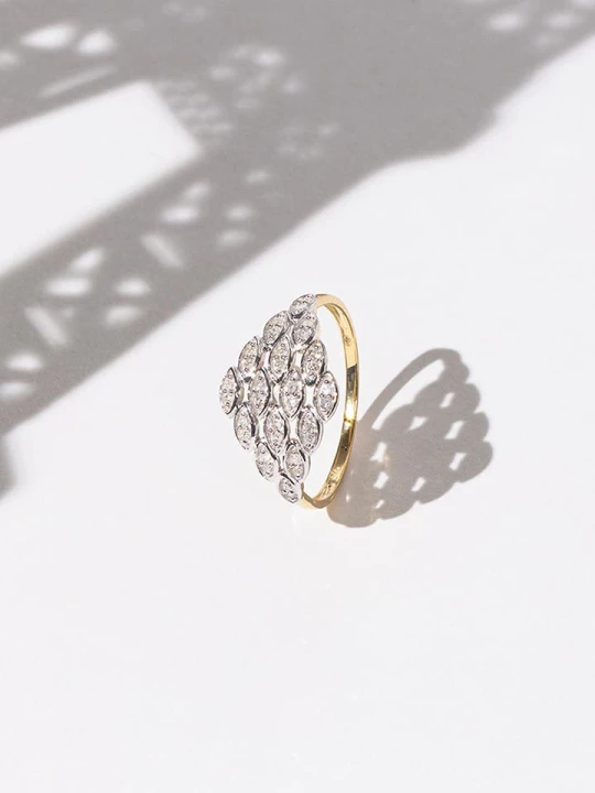 Zdjęcie produktu DIAMOND & CO Złoty pierścionek "Kudat" z diamentami rozmiar: 60