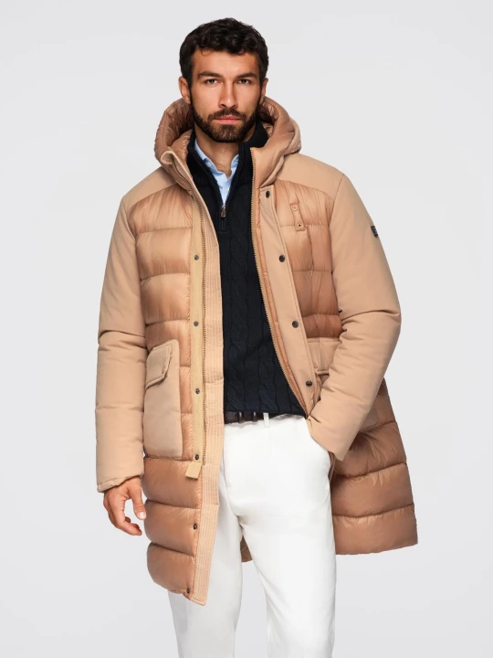 Zdjęcie produktu Długa pikowana kurtka męska z dużymi kieszeniami – beżowa V2 - Rozmiar: L Ombre Clothing