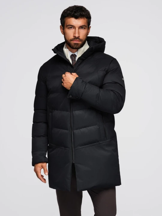 Zdjęcie produktu Długa pikowana kurtka męska z kapturem i wysoką stójką – czarna V1 Ombre Clothing