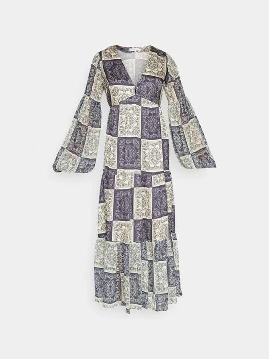 Zdjęcie produktu Długa sukienka Never Fully Dressed