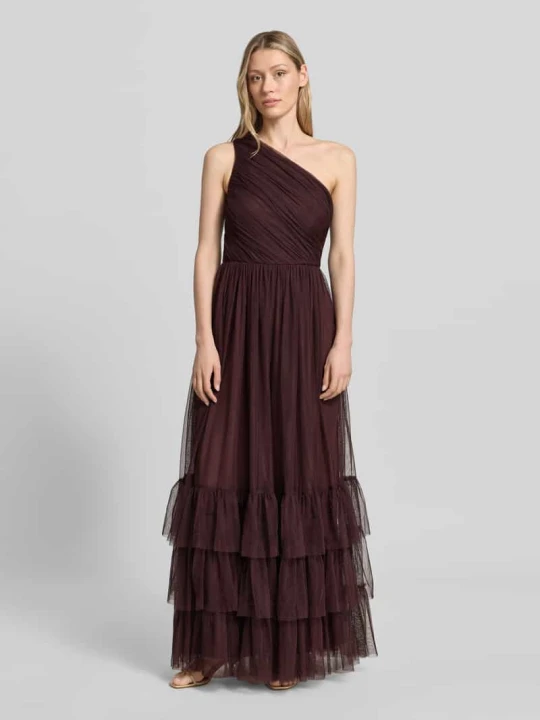 Zdjęcie produktu Długa sukienka w kroju na jedno ramię Lace & Beads Czekoladowy
