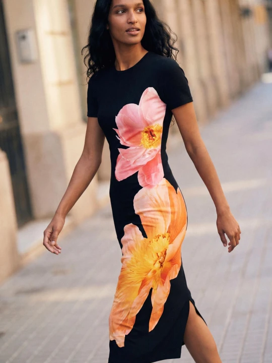 Zdjęcie produktu Długa sukienka w kwiaty Desigual czarny