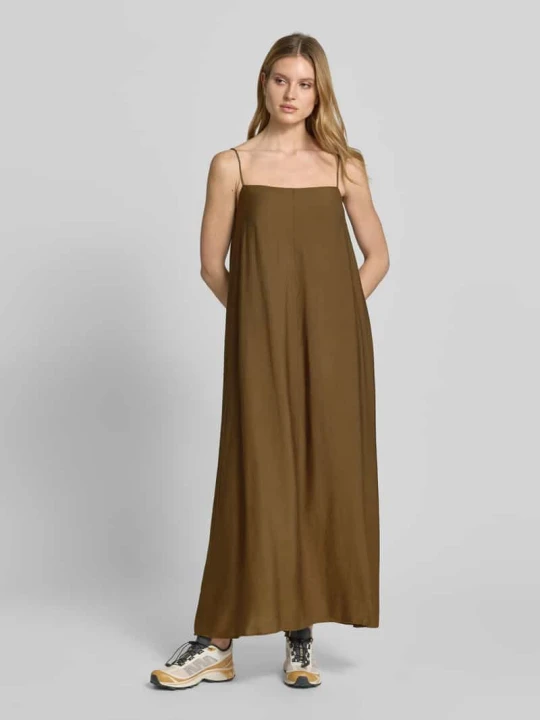 Zdjęcie produktu długa sukienka z cienkimi ramiączkami i prostokątny dekolt curated by Anna Schürrle Style Icon Collection Khaki