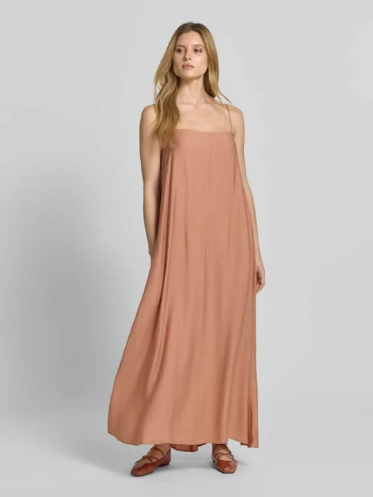 Zdjęcie produktu długa sukienka z cienkimi ramiączkami i prostokątny dekolt curated by Anna Schürrle Style Icon Collection Różowawy
