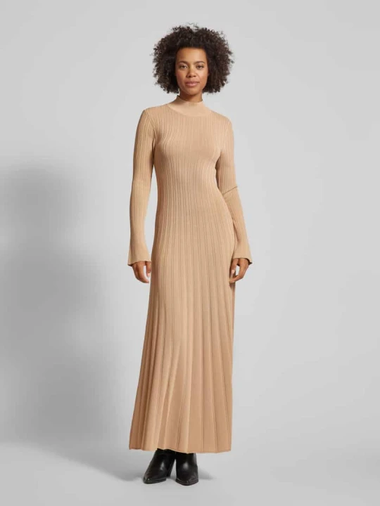 Zdjęcie produktu Sukienka z dzianiny ze stójką model 'KOURTNEY' IVY & OAK Camel