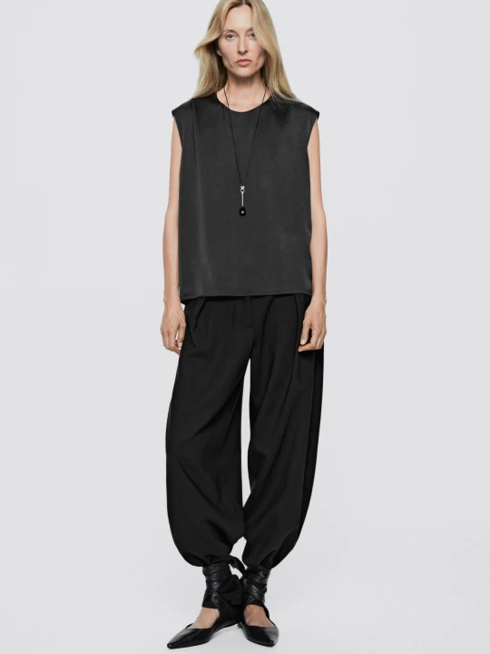 Zdjęcie produktu Długi Naszyjnik Z Motywem Nasiona - Limited Edition - Czarny - Massimo Dutti - Female