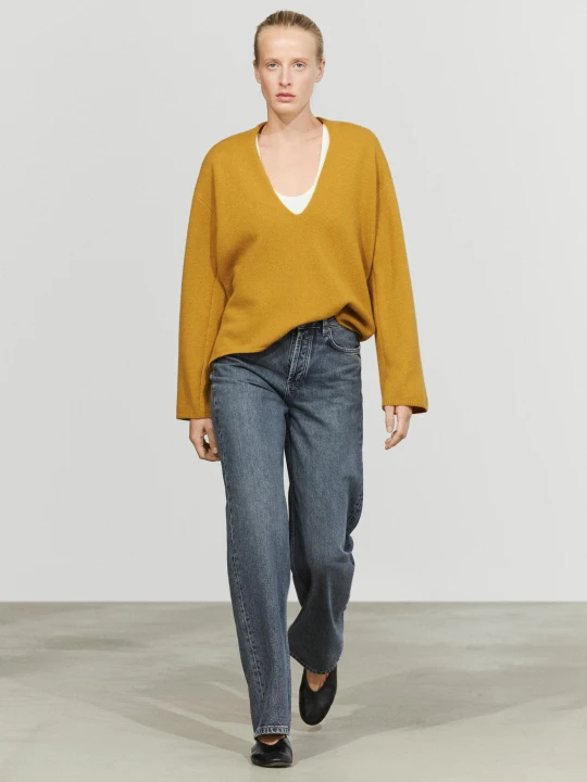 Zdjęcie produktu Długi Sweter Z Detalami Przy Dekolcie - Żółty Musztardowy - Massimo Dutti - Female