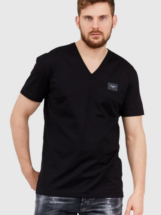 Zdjęcie produktu DOLCE & GABBANA Czarny t-shirt męski w serek z aplikacją z logo, Rozmiar 46