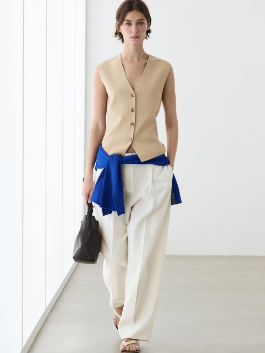 Zdjęcie produktu Dopasowana Kamizelka Dzianinowa - Beżowy - Massimo Dutti - Female