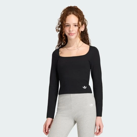 Zdjęcie produktu Dopasowana koszulka z długim rękawem o dopasowanym przodzie i kwadratowym dekolcie Adidas czarny