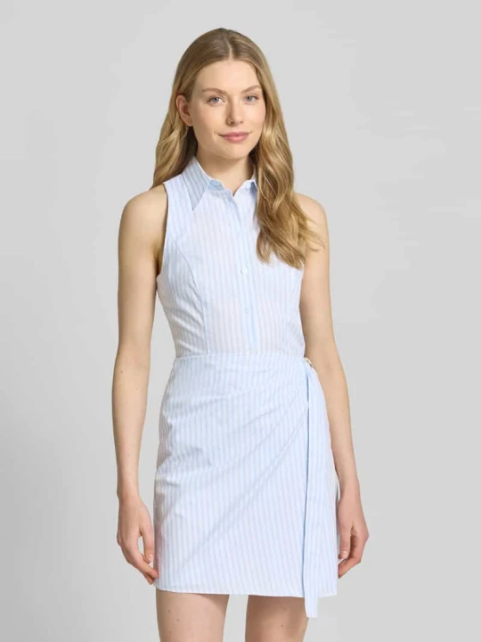 Zdjęcie produktu Dopasowana sukienka casualowa z czystej bawełny w kopertowy styl model 'KRISTI' Hugo Jasnoniebieski