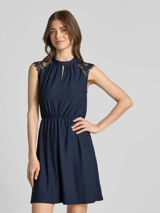 Zdjęcie produktu Dopasowana sukienka casualowa z obszyciem koronką model 'MILLA' Vero Moda Ciemnoniebieski