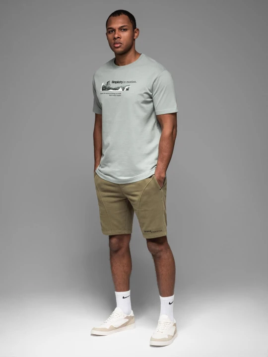 Zdjęcie produktu Dopasowane krótkie męskie spodenki dresowe z nadrukami – oliwkowe V4 - Rozmiar: XL Ombre Clothing oliwkowy