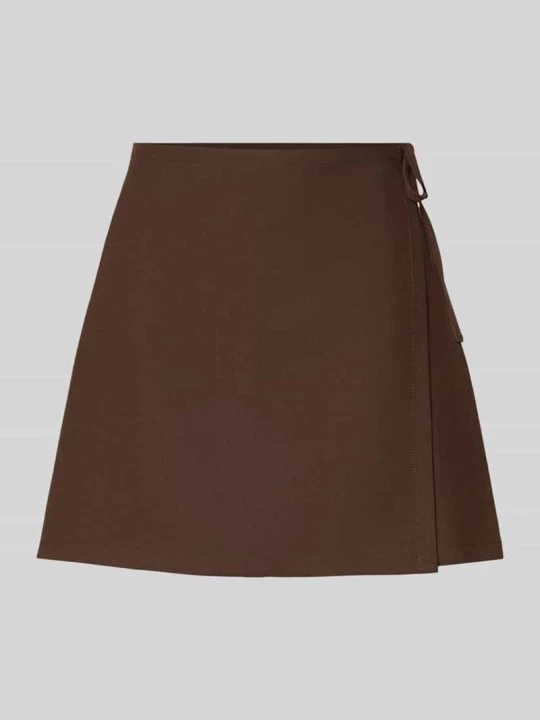Zdjęcie produktu Dopasowany krój spódnica mini w kopertowy styl model 'BOSELLA' Pieces Ciemnobrązowy