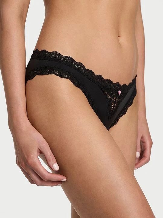 Zdjęcie produktu Dream Angels Majtki z koronką na krawędziach Lace-Trim Bikini Victoria's Secret Czarny