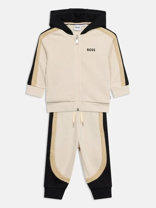 Zdjęcie produktu Dres Boss piaskowy