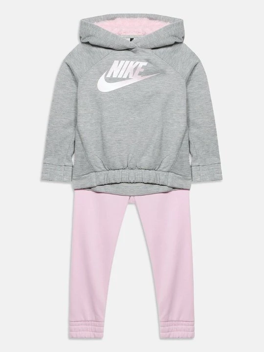 Zdjęcie produktu Dres Nike jasnoróżowy