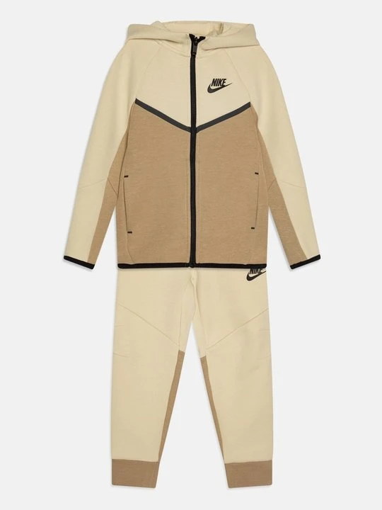 Zdjęcie produktu Dres Nike khaki