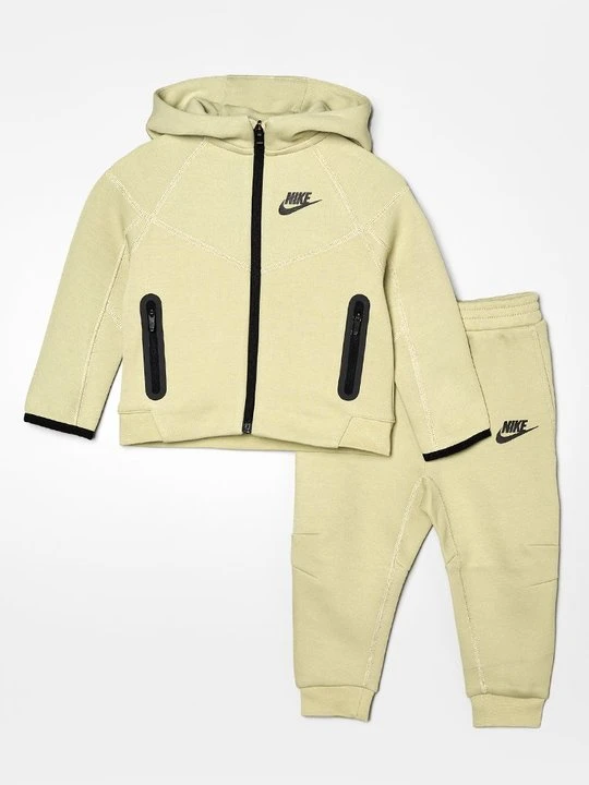 Zdjęcie produktu Dres Nike oliwkowy