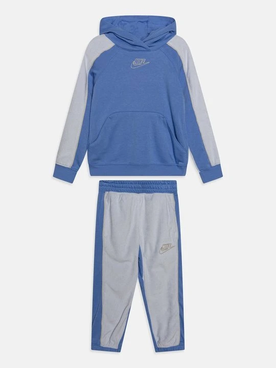 Zdjęcie produktu Dres Nike jasnoniebieski