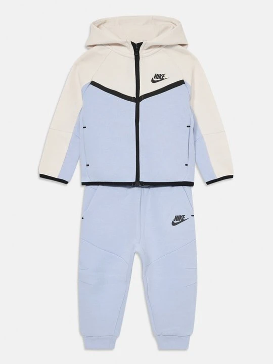 Zdjęcie produktu Dres Nike szary