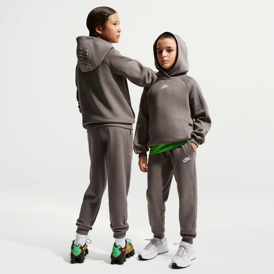 Zdjęcie produktu Dres z kapturem dla dużych dzieci Nike Club Fleece - Szary