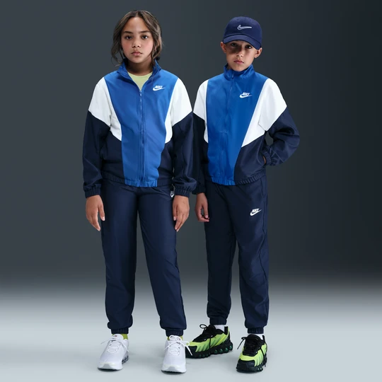 Zdjęcie produktu Dres z tkaniny dla dużych dzieci Nike - Niebieski
