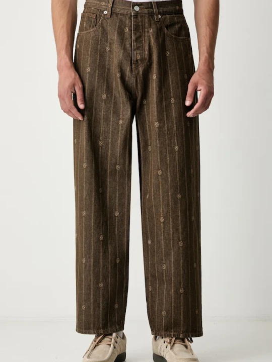 Zdjęcie produktu Drôle de Monsieur jeansy relaxed fit męskie Monogram Drole de Monsieur brązowy