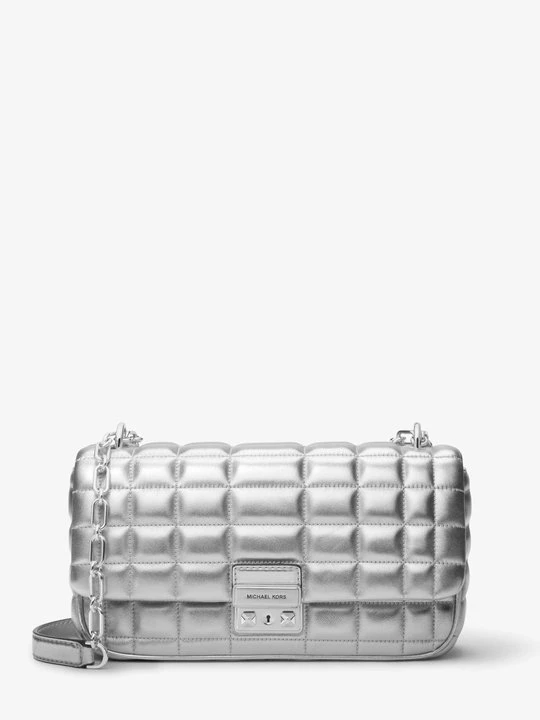 Zdjęcie produktu Duża torebka na ramię Tribeca z metalicznej pikowanej skóry Michael Kors SREBRNY (Srebrny)