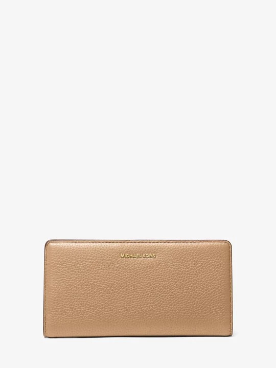 Zdjęcie produktu Duży portfel Bryant ze skóry groszkowej z zapięciem na zatrzask z przodu Michael Kors ŁUPINA (Naturalny)