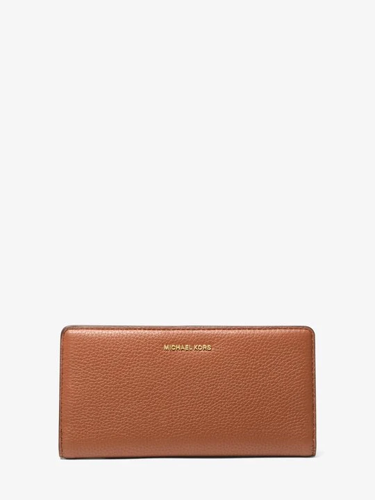 Zdjęcie produktu Duży portfel Bryant ze skóry groszkowej z zapięciem na zatrzask z przodu Michael Kors BRĄZOWY (Brązowy)