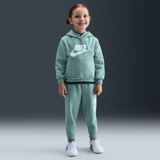 Zdjęcie produktu Dwuczęściowy dzianinowy zestaw dla maluchów Nike Club - Zieleń