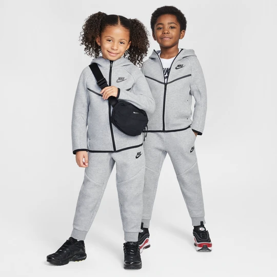 Zdjęcie produktu Dwuczęściowy zestaw z bluzą z zamkiem na całej długości dla małych dzieci Tech Fleece Nike - Szary