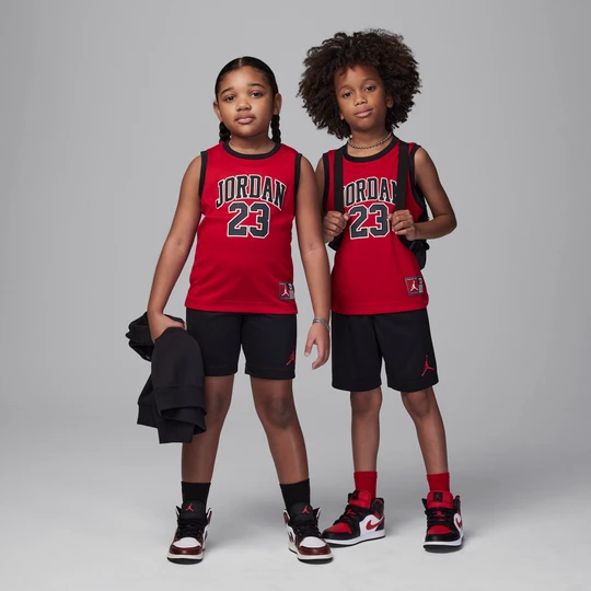 Zdjęcie produktu Dwuczęściowy zestaw z koszulką dla małych dzieci Jordan 23 Jersey - Czerń