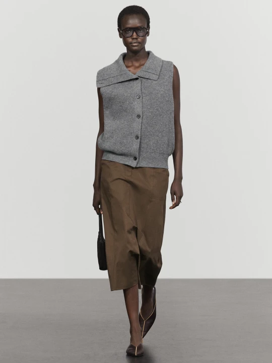 Zdjęcie produktu Dzianinowa Kamizelka Ze 100% Wełny Z Kołnierzem Kominowym - Ciemnoszary - Massimo Dutti - Female